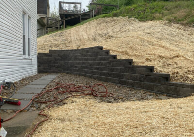 Long Retaining Wall And Paver Step Pathway – Newport, Kentucky